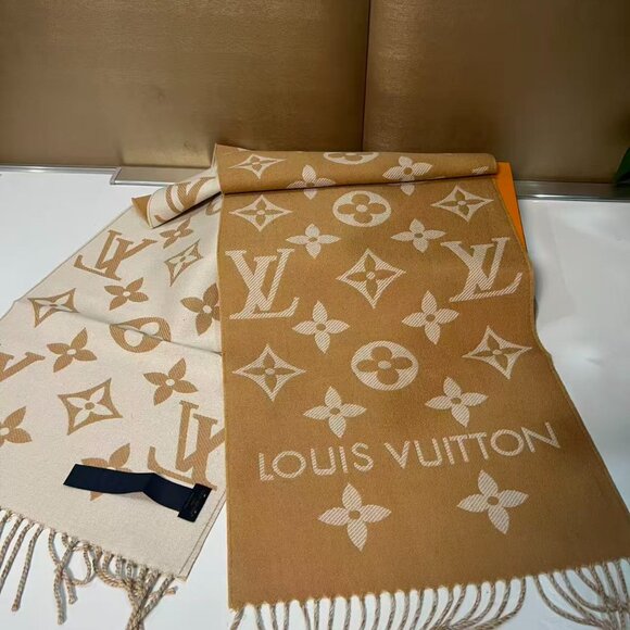Louis Vuitton Reversible Scarf - Picture 2 of 6